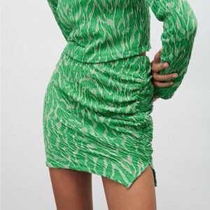 NWT Zara Green Printed Mini Skirt